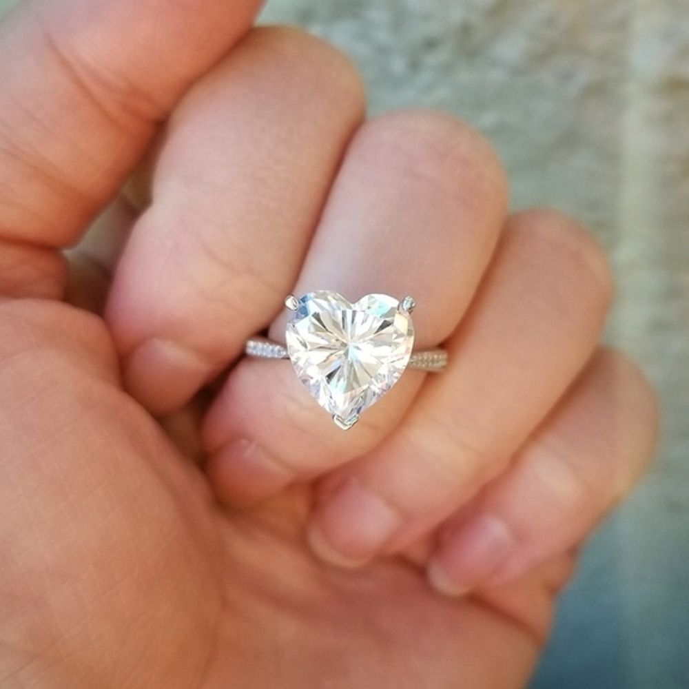 💎3.5 CARAT💎 SIMULATED HEART DIAMOND RING - Picture 2 of 6